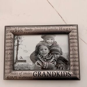 Like New Malden 4x6 Grandkids Silver/Pewter Frame